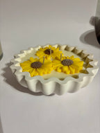 Geschwungene Schalen Blumen Kerze