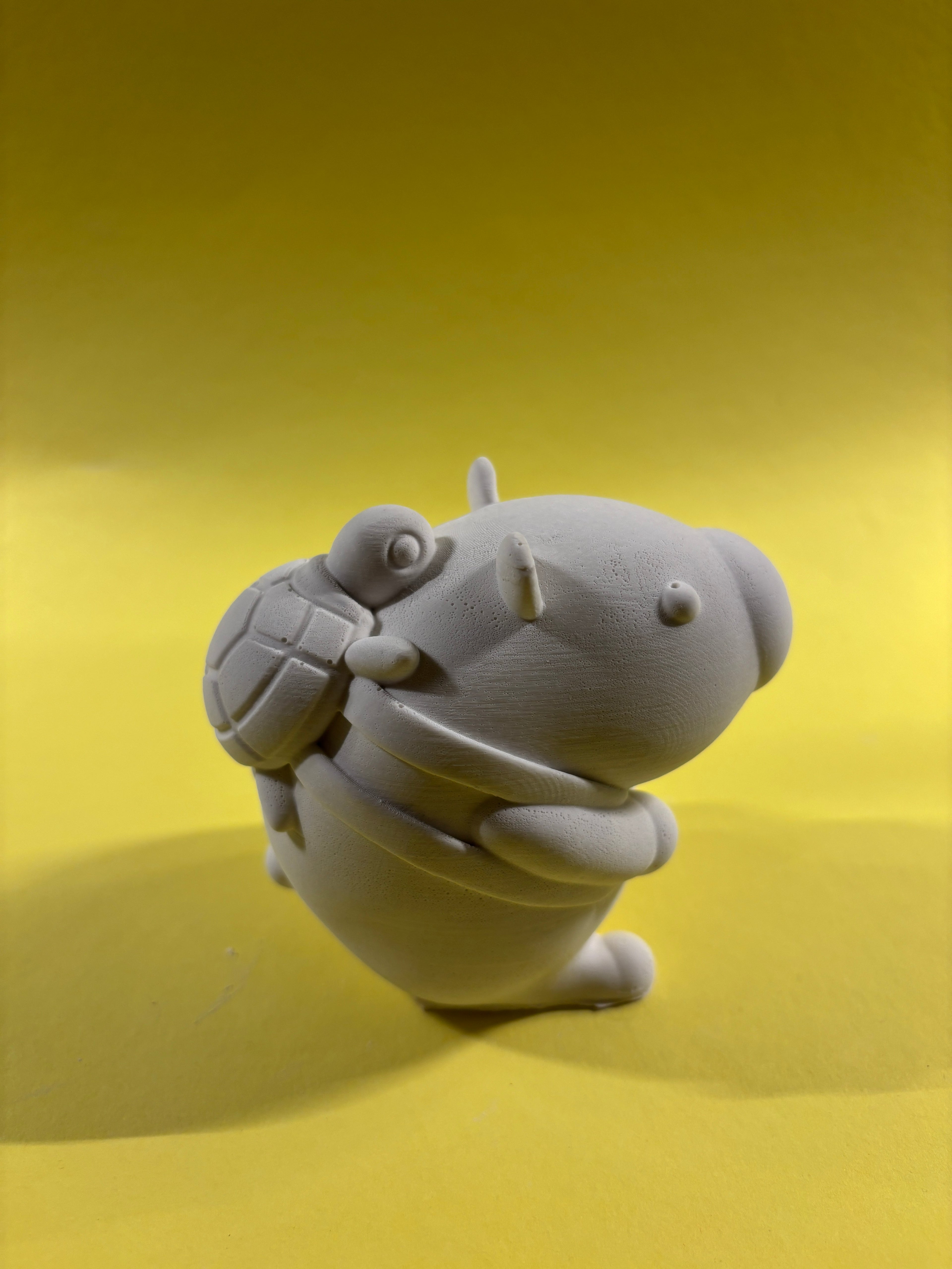 Capybara mit Schildkröten-Rucksack