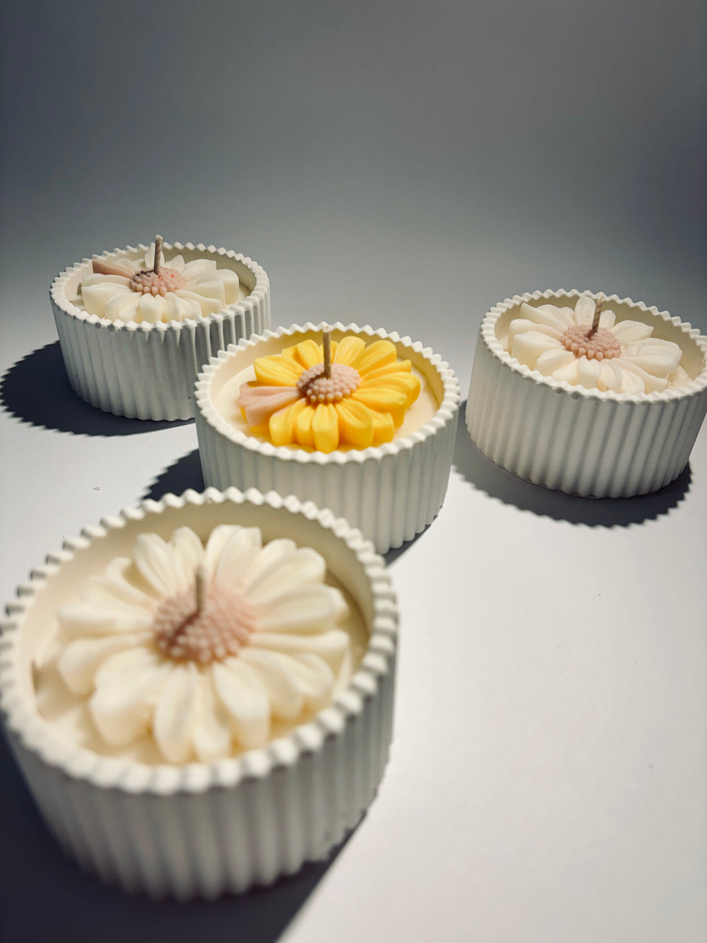 Keramik Duftkerze mit Blume – Flower Bomb