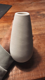 Tropfenförmige Keramikvase – Minimalistisch & zeitlos schön