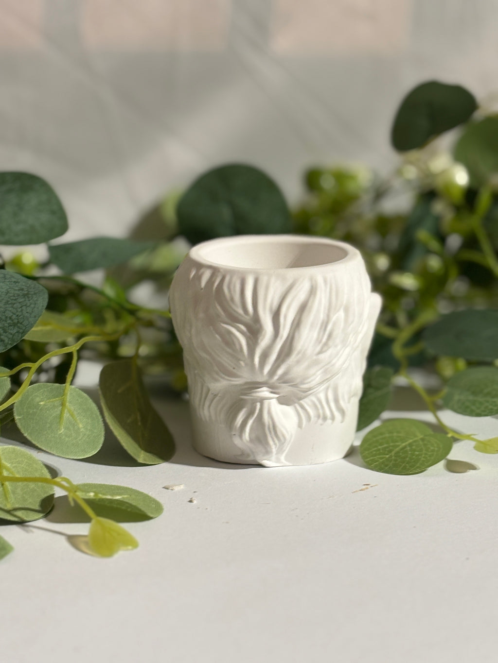 Der Denker – handgegossene Keramikfigur