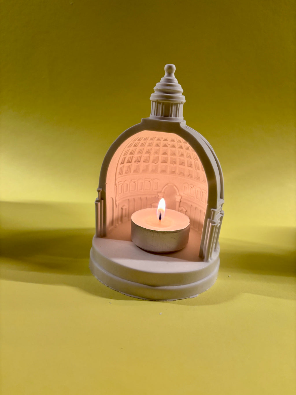 Kerzenhalter „Rundkuppel“ – Licht trifft Architektur
