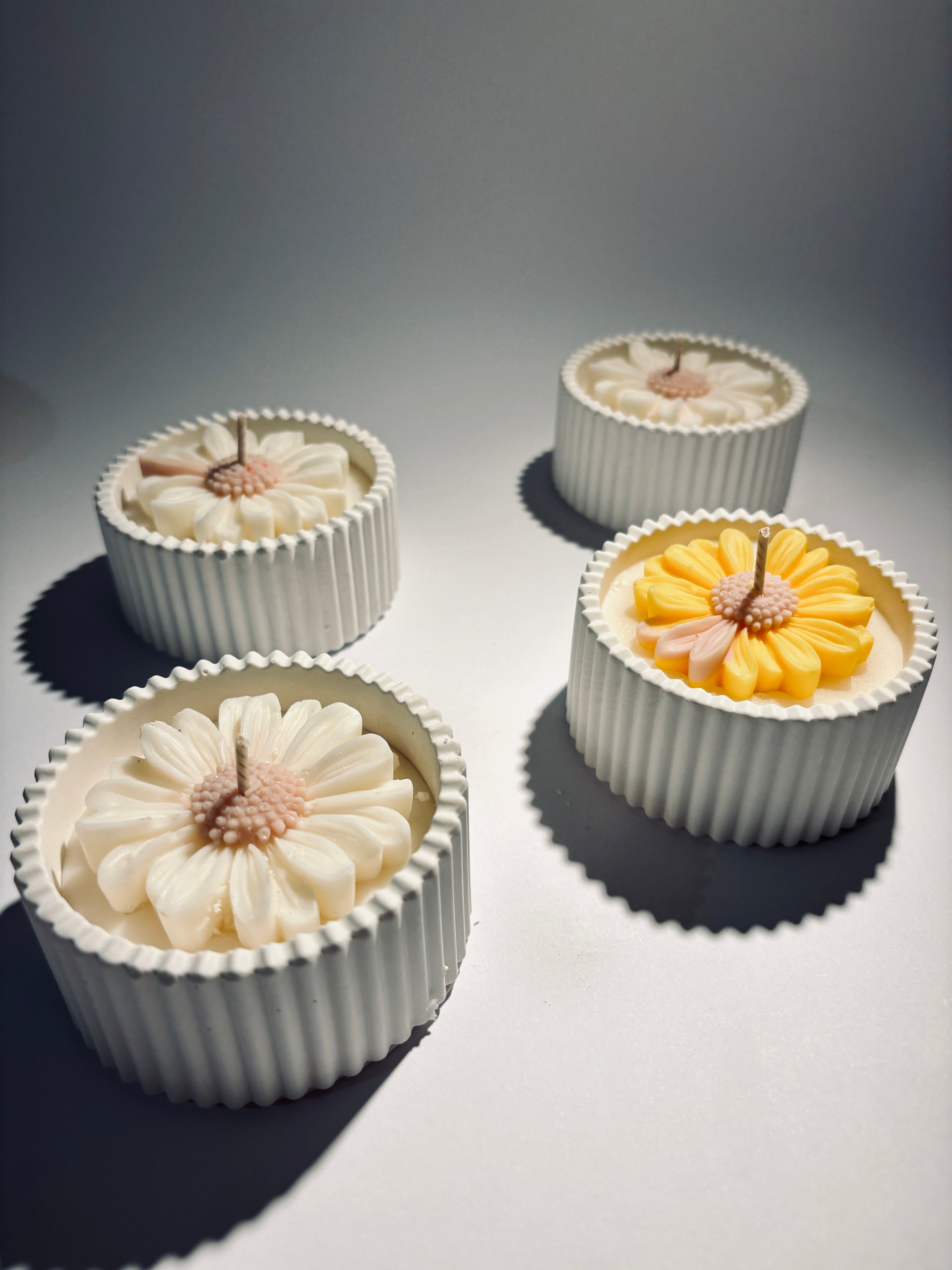 Keramik Duftkerze mit Blume – Flower Bomb