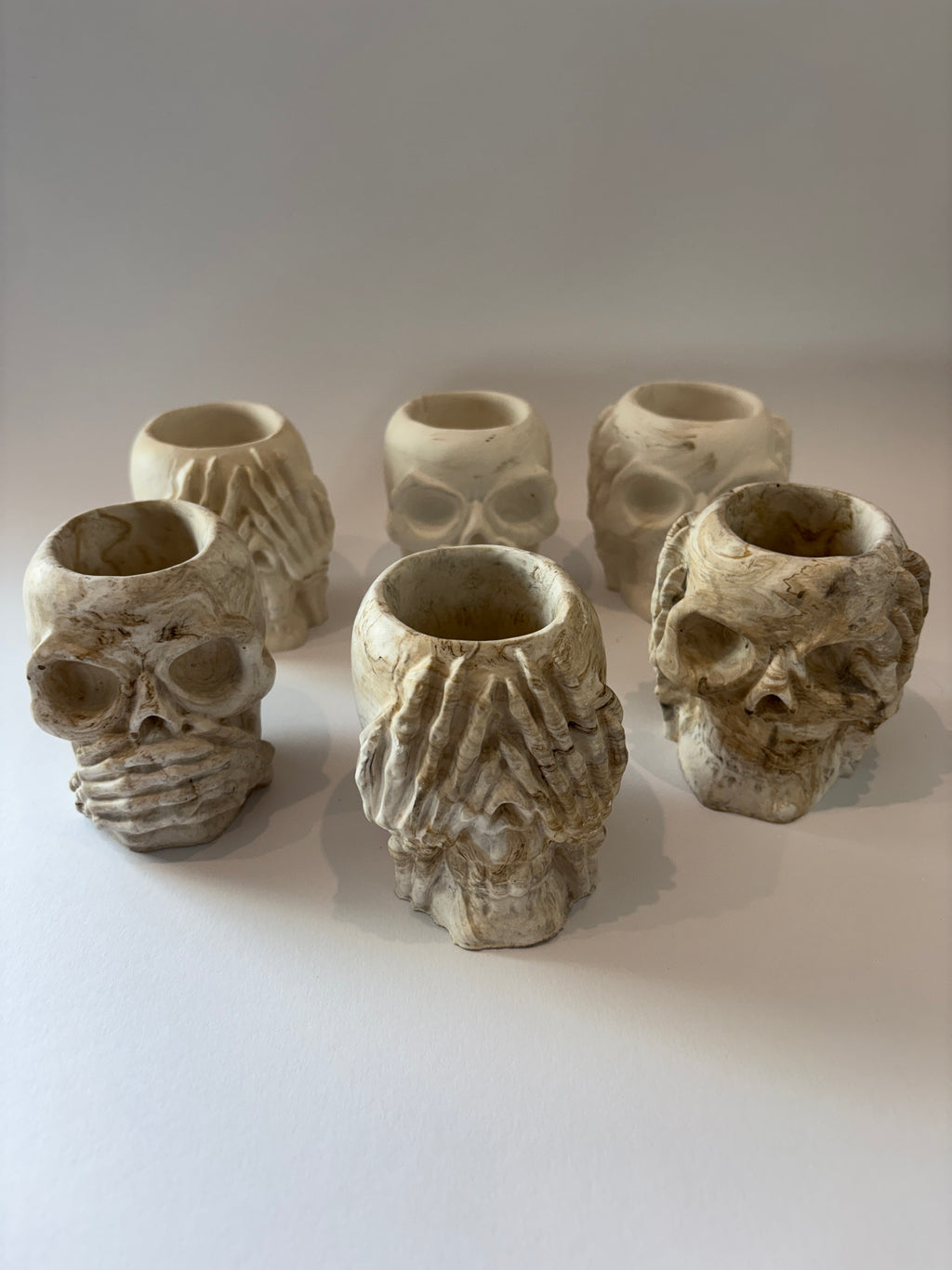 Totenkopf-Keramik „Die drei Weisen“