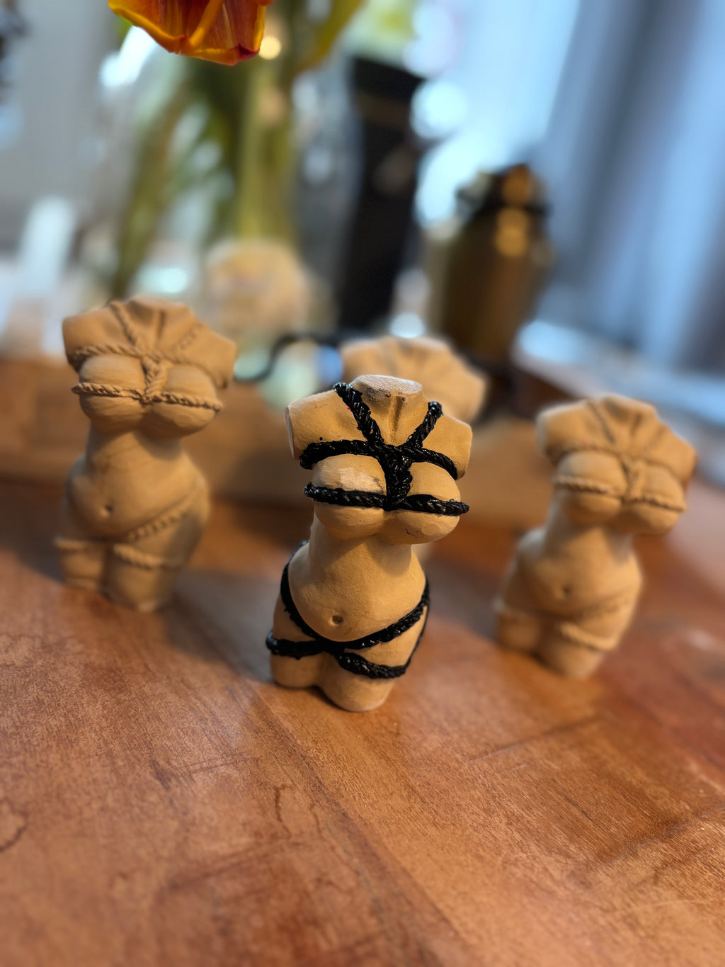 Keramik Skulpturen – B-Ware (Female Body Collection)