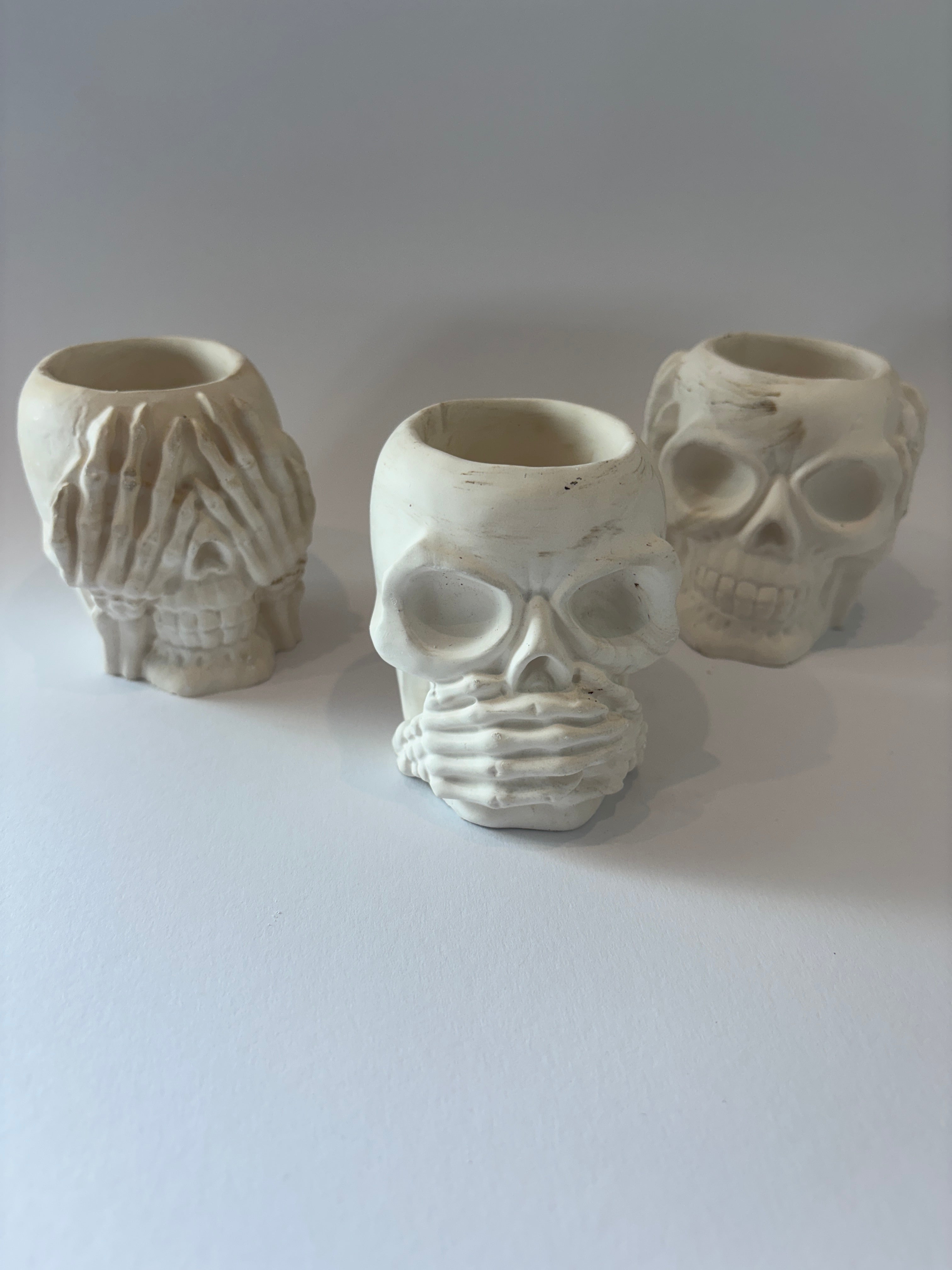 Totenkopf-Keramik „Die drei Weisen“