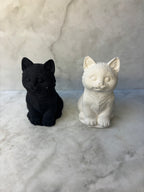Keramikfigur „Kleine Katze“ – handgemacht
